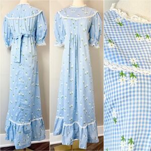 Vintage 1970s Gingham Prairie Dress Flowers Daisies 70s Cottagecore Size Large
